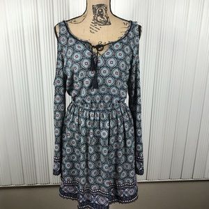 NWT Cold Shoulder Xhilaration Boho Dress Size M